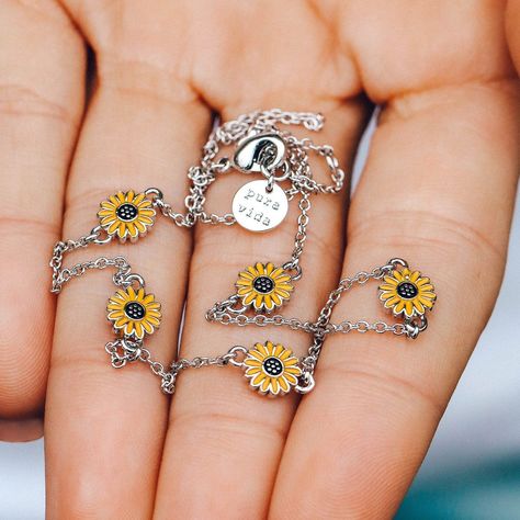 Sunflower Choker | Pura Vida Bracelets Sunflower Accessories, Daisy Choker, Sunflower Jewelry, Sunflower Pendant, Sunflower Necklace, Sunflower Earrings, Choker Pendant, Girly Jewelry, Pretty Jewellery