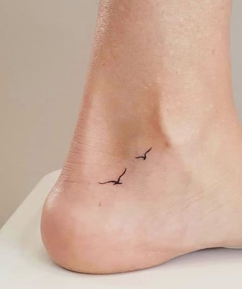 Discreet Tattoos For Women, Simple Tattoo With Meaning, Simple Tattoo Ideas, Cybersigilism Tattoo, Simple Bird Tattoo, Simple Line Tattoo, Tiny Bird Tattoos, Bird Tattoos For Women, Vogel Tattoo