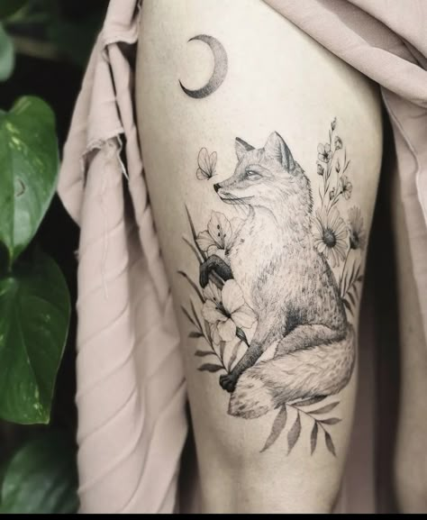 Fox Tattoo Sketch, Small Fox Tattoo, Fox Tattoo Design, Dragon Wolf, Tattoo Dotwork, Tiger Dragon, Vegan Tattoo, Tattoos Meaning, Clever Tattoos