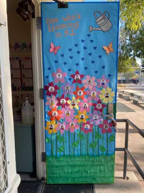 Spring school classroom door idea Spring Door Preschool, Spring Classroom Door Decorations, Spring Door Decorations Classroom, Spring Classroom Door, Spring Room, Holiday Door Decorations, Spring Door Decoration, Candy Bouquet Diy, Infant Classroom