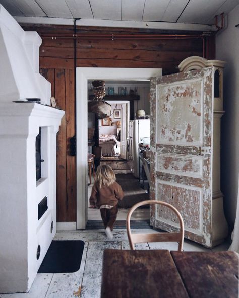 my scandinavian home: An Magical Rustic Family Farmhouse In Rural Finland Modern Provincial, Finnish House, Family Farmhouse, My Scandinavian Home, Nordic Homes, Rustic Books, Old House Interior, Romantic Wallpaper, Scandi Home