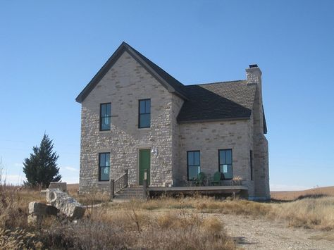 VRBO.com #639587 - Wide and Endless Views from a Private Hilltop in the Flint Hills Limestone House, Abandoned Structures, Tallgrass Prairie, Prairie House, Flint Hills, Prairie Home, Bike Trip, Rustic Exterior, Huge Windows