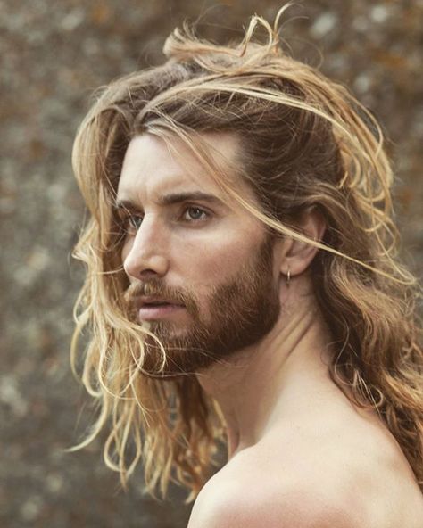 Woke up like this @chriswalshjunior #capetown #beard #bearded #hairmenstyle #menshair #hairstyle #beardgang #surfer #surferboy #marseille #madeinmarseille #marseillais #manwithbeard #manwithlonghair #jesus #beards Tom Busson, Elven Druid, Man With Long Hair, Long Hairstyles For Men, Hair Men Style, Long Hair Beard, Pathfinder Character, Boys Hair, Men Faces