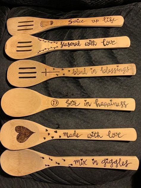 Spoon Engraving, Wood Crafts Ideas, Wooden Spoon Crafts, Wood Burn Spoons, Wood Burning Tips, Wood Burning Patterns Stencil, Wood Burning Stencils, Wood Burn Designs, Scrap Wood Crafts