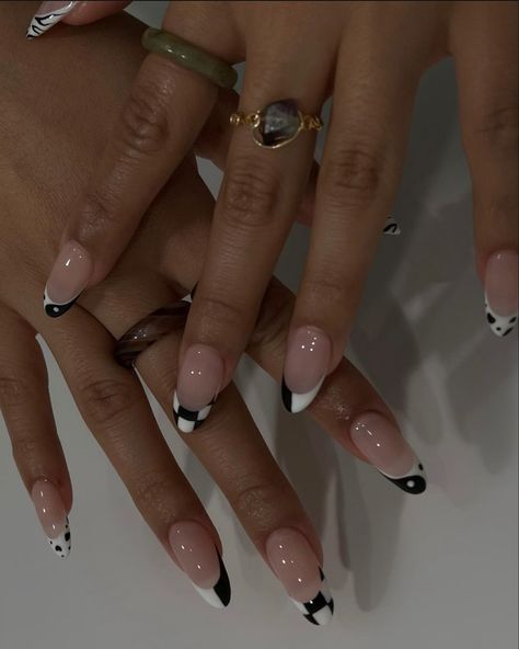 White Oval Nails, Oval Nails Designs, Black And White Nails, Fake Nails Designs, Hard Nails, Stiletto Nails Designs, Classy Acrylic Nails, Short Square Acrylic Nails, Long Acrylic Nails Coffin