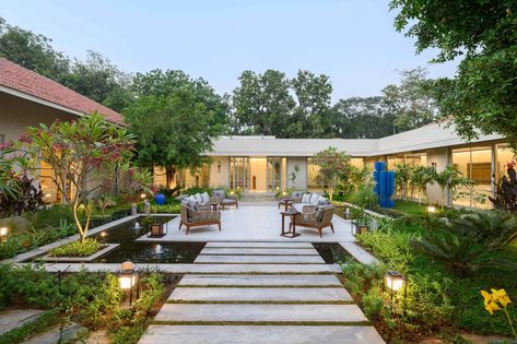 House with 3 Courtyards Explores Architectural Innovation, Natural Harmony, and Multi-Generational Family Living Gable Window, Photography Elements, Colonial Homes, Minimalist Bed, Kerala Houses, Indian Crafts, Traditional Architecture, Formal Living Rooms, Family Living