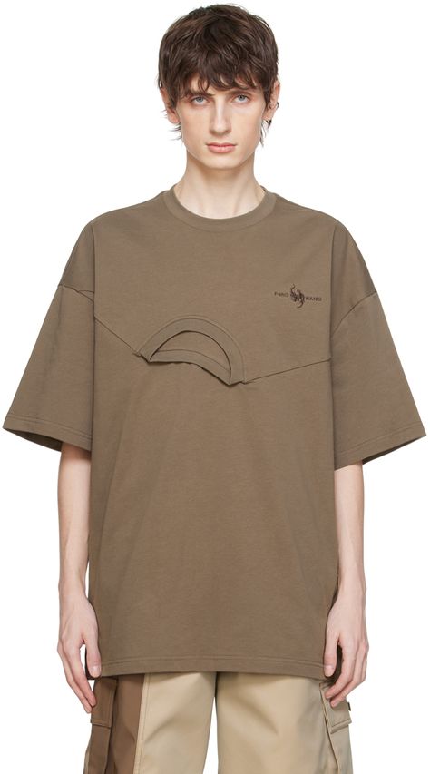 Cotton-blend jersey T-shirt. · Paneled construction · Rib knit crewneck · Logo embroidered at chest · Crewneck-style appliqué at front · Dropped shoulders Supplier color: Khaki Loose Fit Shirts Men, Tshirt Trends 2024, Shirt Pocket Designs Men, Streetwear Packaging, T Shirt Upcycle, T Shirt Sketch, Feng Chen Wang, Shirt Sketch, Clothing Labels Design