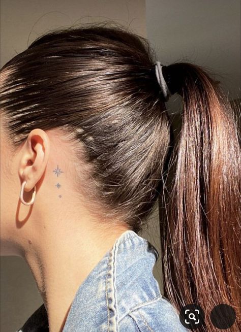 Simple Wave Tattoo, Ariana Grande Tattoo, Body Tattoo Design, Ear Tattoo Ideas, Wave Tattoo, Neck Tattoos Women, Writing Tattoos, Petite Tattoos, Hand Tattoos For Women