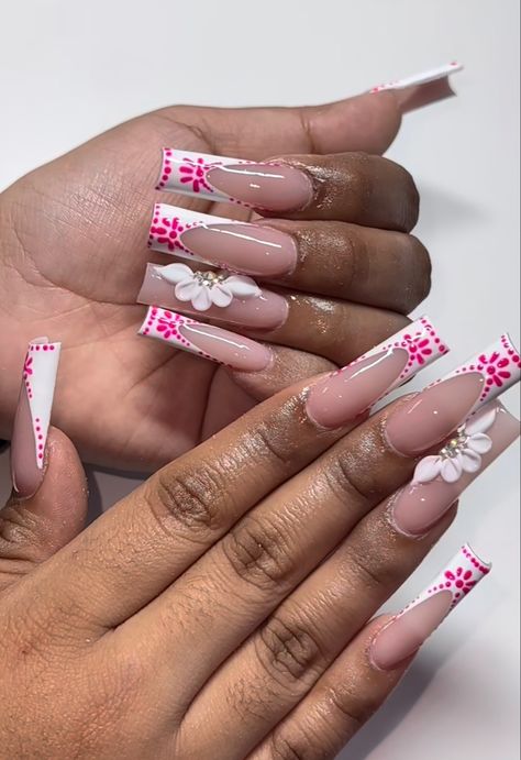 Mexico Theme Nails, Hot Pink Quince Nails, Red Mexican Nails, Pink Mexican Nails, Spring Long Nails, Chicana Nails Acrylic, Nails Latina, Nails For Mexico Vacation, Mexican Themed Nails Acrylic