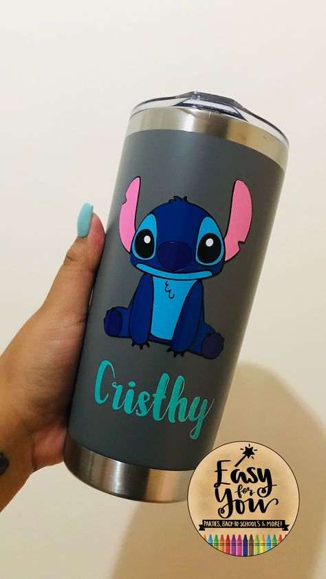 #stitch #termos #disneycharacters #vasospersonalizados Regalos Ideas, Sublimacion Ideas, Stitch Disney, Ideas Para, Boyfriend Gifts, Chibi, Pasta, Gym, Disney Characters