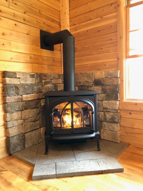 Franklin Stove Ideas, Hearth For Wood Burning Stove, Woodburning Stove Ideas, Corner Stove Ideas, Log Cabin Wood Stove, Wood Stove Surround Corner, Wood Stove Corner Ideas, Shop Wood Stove, Cabin Wood Stove