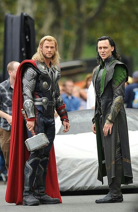 THOR AND LOKI Thunder Wallpaper, Thor And Loki, Наташа Romanoff, Avengers Film, Marvel Wallpapers, Thor X Loki, Thor Loki, Avengers 2, Chris Hemsworth Thor