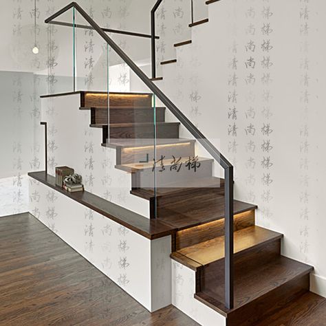 Staircase Wall Design Ideas, Interior Stairs Design, Staircase Wall Design, Stair Railing Ideas, Glass Railing Stairs, Interior Stair Railing, Spanish Home Decor, Wall Design Ideas, Staircase Design Modern