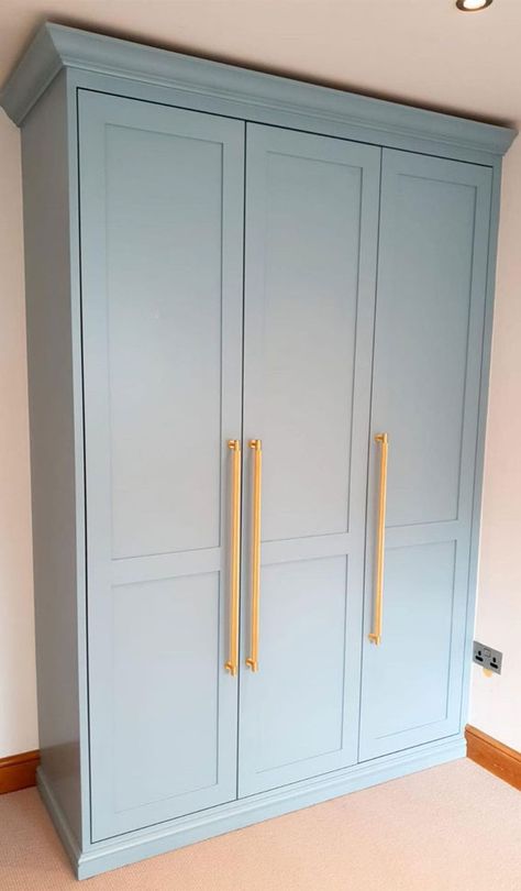 Beautiful Fitted Wardrobe Ideas & Designs For Bedroom Light Blue Wardrobe, Pu Wardrobe Design, Built In Wardrobe Ideas Small Bedroom, Blue Wardrobes Bedroom, Wardrobe Doors Design, Coloured Built In Wardrobe, Pastel Wardrobe Design, Wardrobes For Small Bedrooms, Blue Cupboards Bedroom