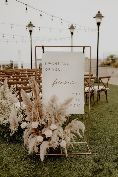 Western Themed Wedding, Grass Wedding, Boho Chic Wedding, Boho Wedding Decorations, Future Wedding Plans, Neutral Wedding, Salou, Western Wedding, Wedding Aisle