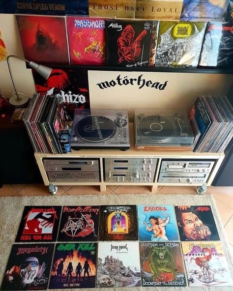 Metalhead Room, Rocker Room, Aesthetic Room Decor Ideas, Rock N Roll Aesthetic, Rock Room, Metal Room, Vinyl Collection, Grunge Room, Aesthetic Rooms