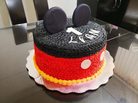 Pastel Betun para 50 p Miki Mause Cakes, Pastel Mickey Mouse, Pooh Bebe, Mickey Mouse Party Decorations, Mickey 1st Birthdays, Fiesta Mickey Mouse, Minnie Y Mickey Mouse, Smash Cake Boy, Mickey Mouse Birthday Party