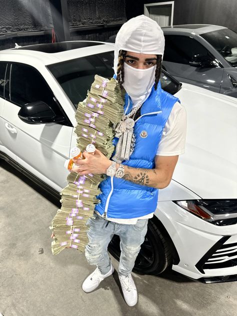 CASH! IF YOU WANNA MAKE 5-10k A MONTH JOIN MY TELEGRAM CHAT IMMA TEACH YALL FOR FREE (HAVE MOTION) Scammer Outfit, Punchmade Dev, Money Buys Happiness, Football Poses, Gangsta Style, Faded Hair, Money Pictures, Cool Braids, Man United