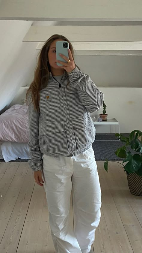 Scandinavian Fashion, Copenhagen Style, Clothing Catalog, Stockholm Fashion, Winter Fits, Mode Inspo, Basic Outfits, White Pants, Casual Fits