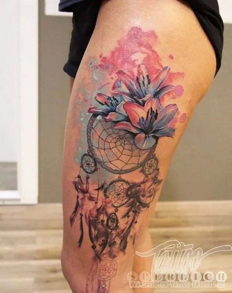 Watercolor Dream Catcher Tattoos #tattoo #dreamcatcher #trendypins Dream Catcher Tattoo Design, Dream Catcher Tattoo, Tattoo Zeichnungen, Disney Tattoo, Geniale Tattoos, Thigh Tattoos Women, Back Tattoo Women, Feather Tattoos, Trendy Tattoos