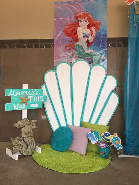 Mermaid photo booth Mermaid Photo Booth, Little Mermaid Decorations, Photo Booth Ideas, Mermaid Pool Parties, Ariel Birthday Party, Ariel Party, Ariel Birthday, Mermaid Photos, Mermaid Party Decorations