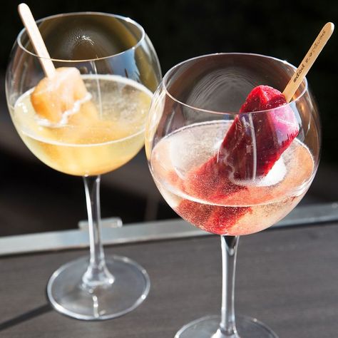 Cointreau Cocktail, Campari Cocktail, Popsicle Cocktail, Boozy Popsicles, Prosecco Cocktails, Sazerac, Summer Cocktail, Ice Pops, 5 O Clock Somewhere