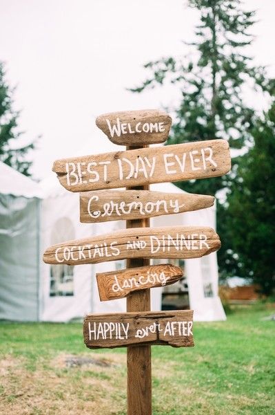 Creative Wedding Sign, Driftwood Wedding, Driftwood Signs, Painted Driftwood, Cottage Wedding, Wooden Wedding Signs, Wood Wedding Signs, Wedding Activities, Real Weddings Photos