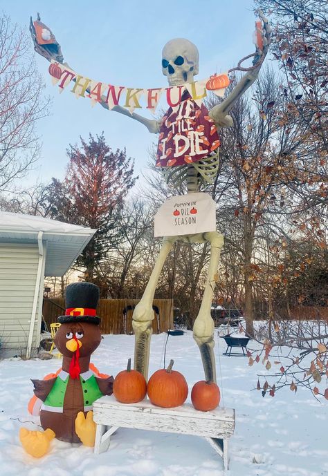 Skeleton Thanksgiving, 12 Foot Skeleton, Skeleton Ideas, Halloween Yard Displays, Holiday House Decor, Skeleton Clothes, Fall Yard Decor, Skeleton Artwork, Giant Skeleton