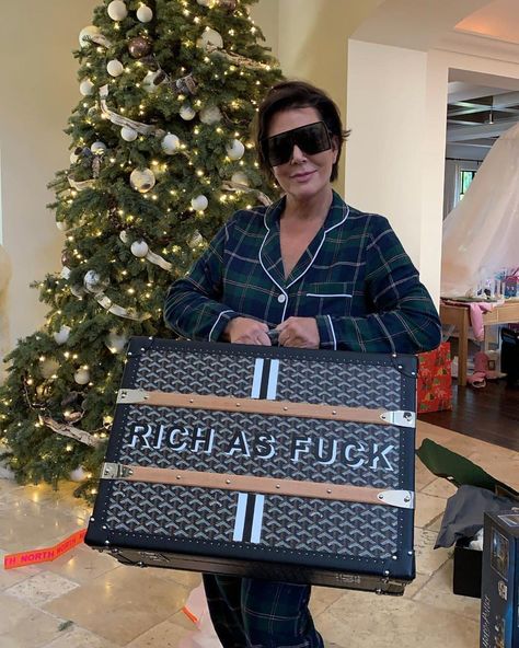 @kardashianclips on Instagram: “Kris Jenner’s Christmas gift 😂” Trap Aesthetic Wallpaper, Ed Shiran, Picture Collage Wall, The Don, Photo Wall Collage, Kris Jenner, Picture Collage, Meme Faces, Rich Girl