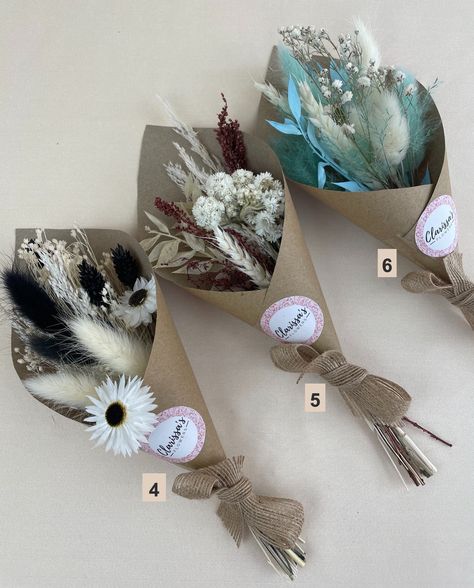 Mini Bouquets, Flower Shop Design, Diy Bouquet Wrap, Pioneer Gifts, Flower Business, Bouquet Wrap, Diy Bouquet, Dried Flower Bouquet, Flower Bouquets