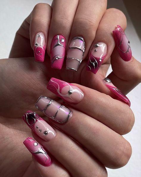 Adorable Nails, Freestyle Nails, Crazy Nail Designs, Crazy Nail Art, Queen Nails, Asian Nails, Punk Nails, Edgy Nails, Gel Nails Diy