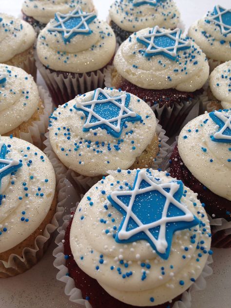 Chanukah Desserts, Hannukah Dessert Ideas, Hanukkah Cake, Hanukkah Cupcakes, Hannukah Snacks, Hanukkah Cookies, Hanukkah Party, Hannukah Appetizers Holidays, Jewish Desserts Hanukkah