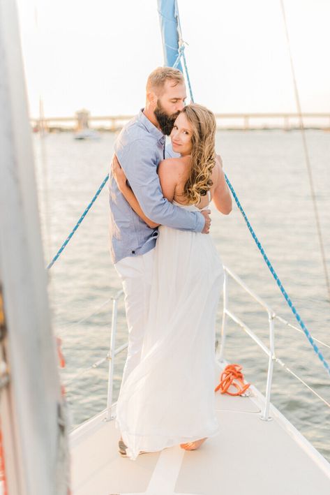 Yacht Photo Ideas, Boat Photoshoot Ideas, Yacht Couple, Sailboat Photoshoot, Boat Engagement Photos, Sailboat Engagement, Engagement Photo Shoot Beach, Boat Engagement, Boat Photoshoot