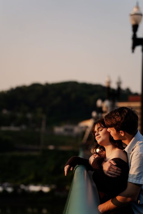 Couple On Bridge Photography, Couple Poses Bridge, Couple Photoshoot Bridge, Bridge Couple Poses, Couples Photoshoot On Bridge, Couple Bridge Photos, Bridge Photoshoot Ideas, Bridge Photoshoot Photo Ideas, Bridge Couple Photoshoot