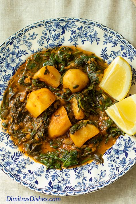 Dimitras Dishes, Spinach Potato, Greek Spinach, Potato Stew, Meatless Mondays, Greek Cooking, Greek Dishes, Mediterranean Diet Recipes, Cooking Inspiration