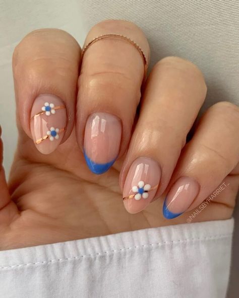 50 Best Spring Nails You'll Want to Try Summer Nails Floral, Floral Summer Nails, Summer Nails Short, Summer Nails Inspiration, Summer Nails Designs, Nexgen Nails, Summer Nails Almond, Nails Floral, Floral Nail Designs