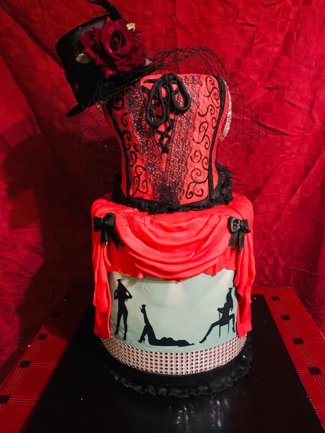 Moulin Rouge Cupcakes, Moulin Rouge Cake Ideas, Burlesque Cake Ideas, Burlesque Party Invitations, Burlesque Cake, Panel Skirt Burlesque, Themed Cakes