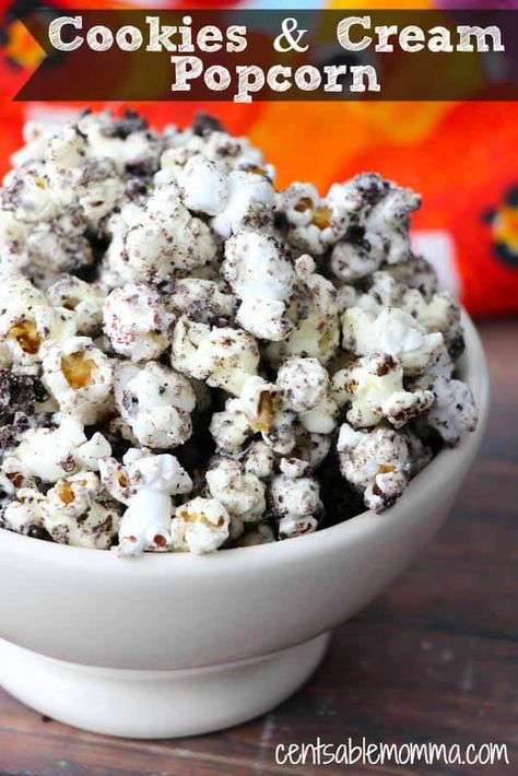 Oreo Popcorn, Gourmet Popcorn Recipes, Interesting Cookies, Flavored Popcorn Recipes, Popcorn Recipes Easy, White Chocolate Popcorn, Popcorn Recipes Caramel, Popcorn Treats, Chocolate Popcorn