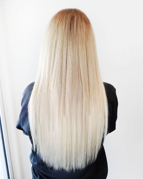 @kikihairextensions posted to Instagram: Coconut Grove is perfect for you blonde babes with natural regrowth ✨ ship now with $20 off using code LOVEKIKI #kikihairextensions #kikicoconutgrove Shop with Afterpay | ZipPay | Sezzle 🎉 Micro Bead Hair Extensions, Beaded Hair Extensions, Fusion Hair Extensions, Creamy Blonde, Hair Up Or Down, Halo Hair Extensions, Balayage Ombre, Curly Hair Extensions, Weft Hair Extensions