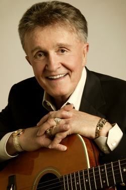 Bill Anderson, Country Girl Problems, Country Song Quotes, Fake Smile Quotes, Violin Players, Country Fan, Rascal Flatts, Lady Antebellum, Country Girl Quotes