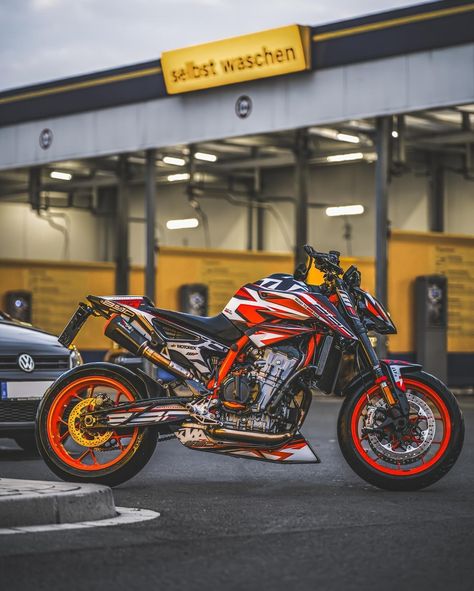 KTM DUKE 890R 👑 ⁠ 📸 @r4tp3ks with our Officially Licensed "Legacy" (Blue/Orange) livery 🔥 ⁠ ⁠ #motoproworks #ktmofficial #readytorace #getduked #ktm790duke #ktm890duker #rideitlikeyoustoleit #custommade #customgraphics #customgraphicskit #dukefan #dukersunited "#legacy Ktm Motorcycles, Ktm Duke, Custom Graphics, Blue Orange, Bike, Orange, Blue, Quick Saves