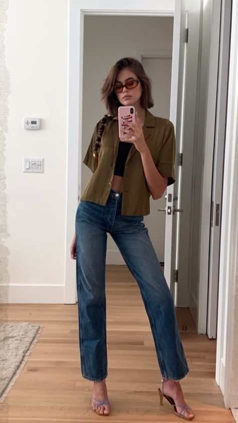 Picture of Kaia Gerber Models Life, Kaia Gerber Style, Carolyn Bessette, Quoi Porter, Model Off Duty, Kaia Gerber, Mode Inspo, 가을 패션, Mode Inspiration