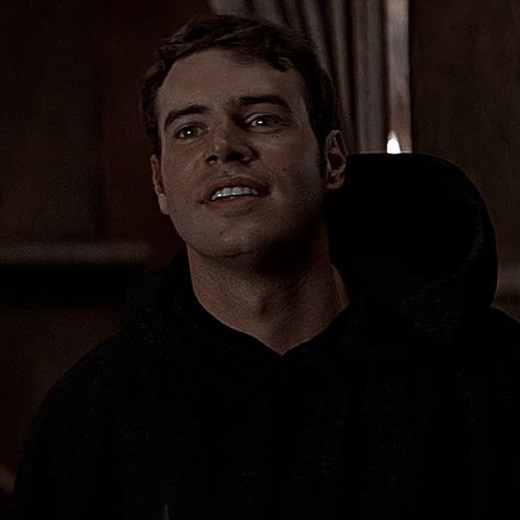 #ghostface #icons #icon #scream #aesthetic Mickey Altieri Icon, Roman Bridger, Ghostface Icons, Mickey Altieri, Scream Aesthetic, Scott Foley, Scream Cast, Scream 3, Scream Franchise