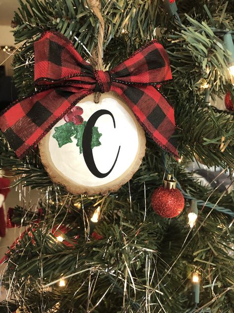 Monogram Ornaments Wooden, Wood Cutout Ornaments Diy, Cricut Monogram Ornaments, Hand Painted Wooden Ornaments, Wooden Ornament Ideas, Monogram Christmas Ornaments, Monogram Ornaments, Monogrammed Christmas Ornaments, Ornament Painting