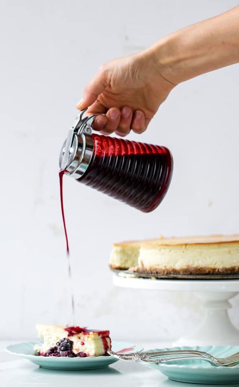 Sauce For Cheesecake, Cheesecake Churro, Lime Syrup, Traditional Cheesecake, Coulis Recipe, Berry Coulis, Blackberry Compote, Blackberry Sauce, Cinnamon Cereal