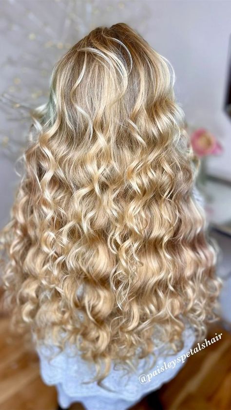 Tighter Curls, Heatless Curls, Tight Curls, Wide Tooth Comb, Be Happier, Curly Girl, Hairstyles For School, Summer Hairstyles, Healthy Hair