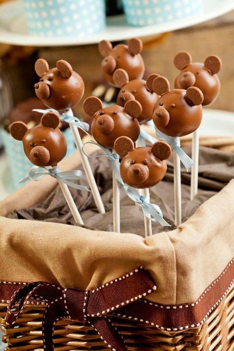 Beary cake pops Brown Baby Shower Ideas, Teddy Bear Baby Shower Theme, Bear Baby Shower Theme, Chocolate Pops, Teddy Bear Party, Teddy Bear Theme, Teddy Bear Cakes, Teddy Bear Birthday, Baby Shower Party Ideas