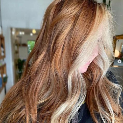 We lOVE a #moneypiece moment! Especially with copper hair! 😍 #hairsinpso #AlterEgoItalyNorthAmerica Copper Money Piece Hair, Copper Hair With Blonde Money Piece, Creative Hair Color, Money Piece, Copper Hair, Creative Colour, Fall Hair Color, Face Hair, Color Hair