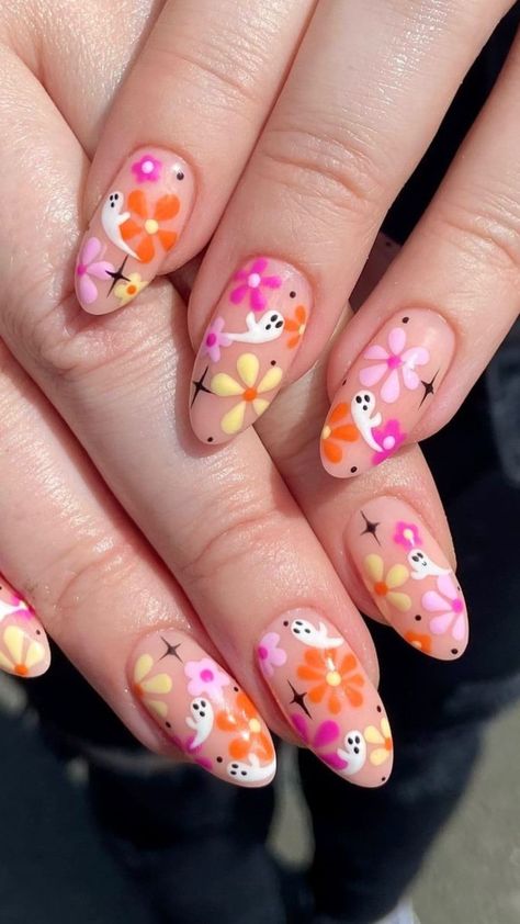 20 Cute Ghost Nail Ideas That Make Halloween Nails Fun and Easy | Lookosm Floral Halloween Nails, Ghost Flower Nails, Ghost Nail Designs, Fun Fall Nails, Fun Summer Nail Designs, Ghost Nail, October Style, Ghost Nails, Dark Pink Nails