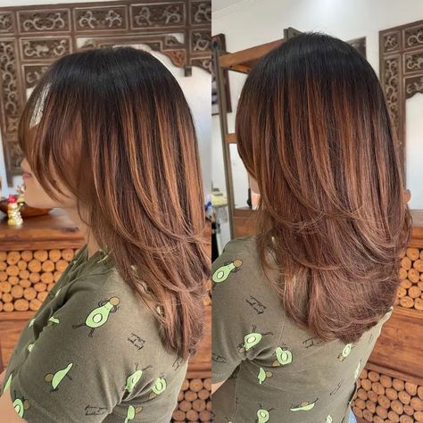 Cute Mid Length Layered Haircut Ideas - WomenSew Up To Shoulder Haircut, Haircut Ideas For Mid Length Hair, Mid Layered Hairstyles, Best Haircut For Frizzy Hair Over 40, Layers Haircut Mid Length, Medium Haircut With Layers Straight, Mid Length U Shaped Haircut, Haircut Armpit Length, Shoulder Layered Haircuts Mid Length